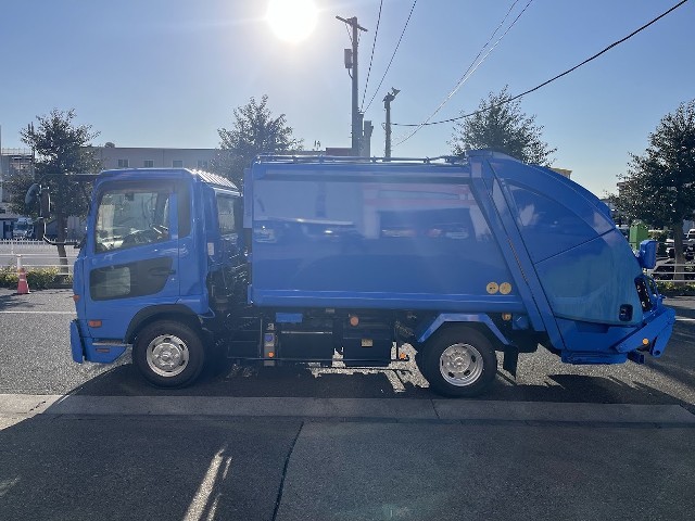 UDﾄﾗｯｸｽ ｺﾝﾄﾞﾙ 3